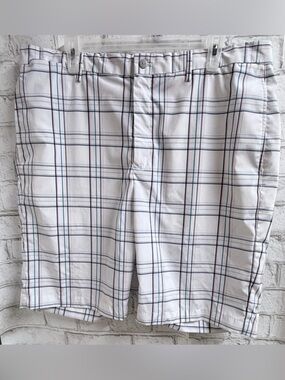 Greg Norman Collection Men’s Plaid Golf Shorts